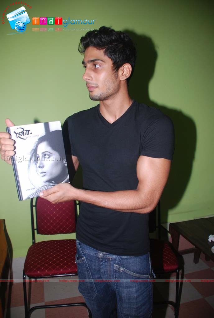 Asha Bhosle and Prateik Babbar at book launch on Smita Patil Event hd photo